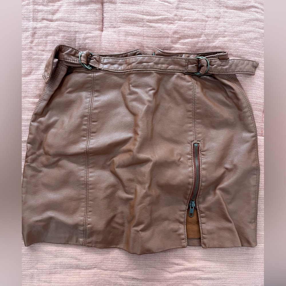 Leather brown skirt